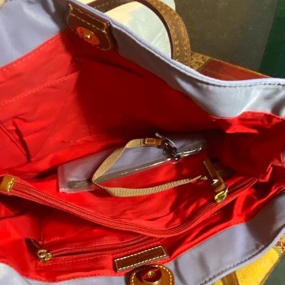 Pretty PURPLE Dooney! - Picture 4 of 4